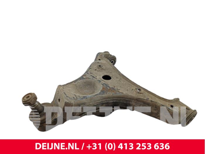 Mercedes Sprinter Querlenker unten rechts vorne O305319