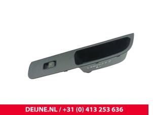 Mercedes Sprinter Electric window switch O305324 photo 2
