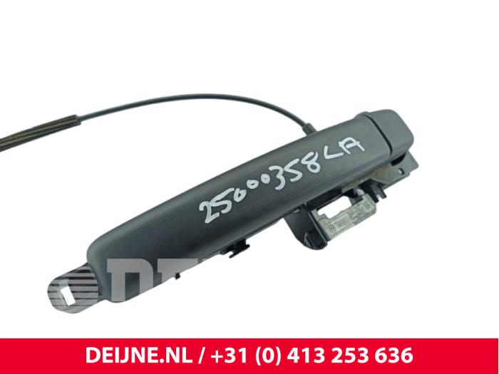 Opel Vivaro Türgriff 2-türig links O305425