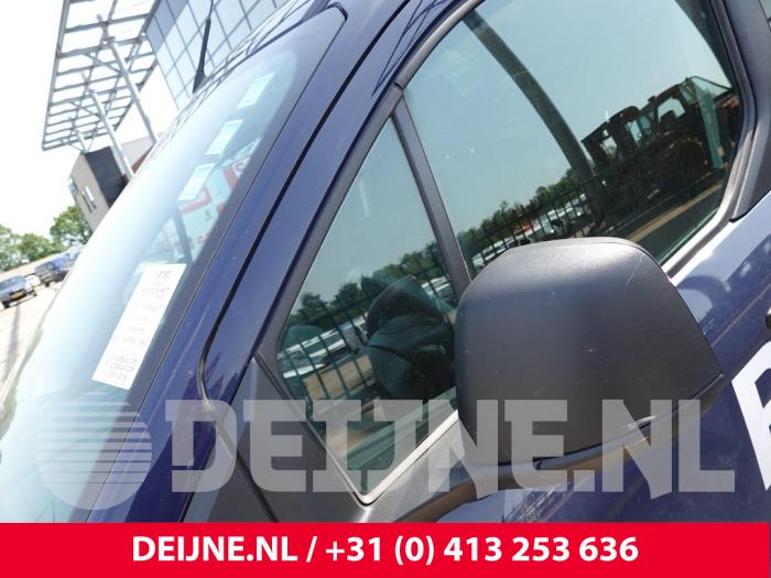 Ford Transit Connect Dreieckfenster links vorne O305603