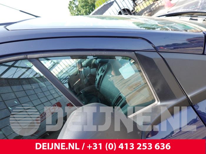 Ford Transit Connect Dreieckfenster rechts vorne O305604