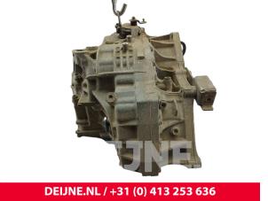 Volkswagen Crafter Gearbox O305482 photo 3