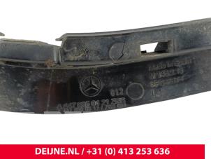 Mercedes Vito Bumpersteun links-voor O305693 foto 3