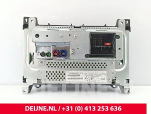 Mercedes Vito Display Multi Media control unit O305698 photo 2