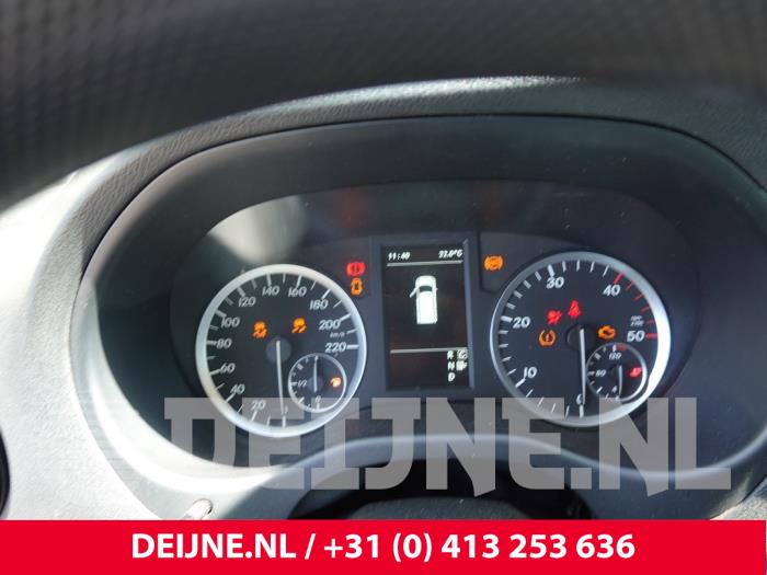Mercedes Vito Tacho - Kombiinstrument KM O305714