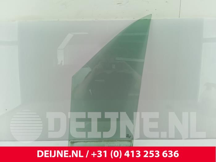 Volkswagen Crafter Driehoeks Ruit rechts-voor O305802