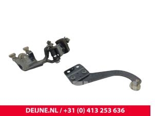 Volkswagen Transporter Sliding door roller, right O305833 photo 2