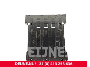 XPENG G6 Beschermplaat bodem O305876 foto 2