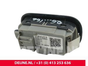 Lynk & Co 01 Instapverlichting O305963 foto 3