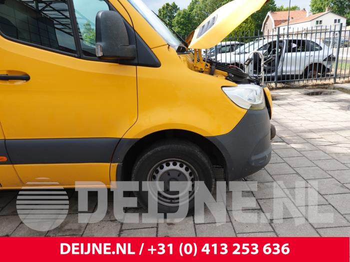 Mercedes Sprinter Scherm rechts-voor O306021