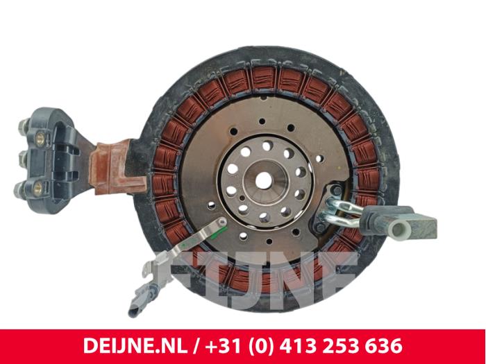 Gebruikte Dynamo Volvo XC60 II (UZ) 2.0 T8 16V Polestar Engineered AWD Prijs € 325,00 Margeregeling aangeboden door van Deijne Onderdelen Uden B.V.