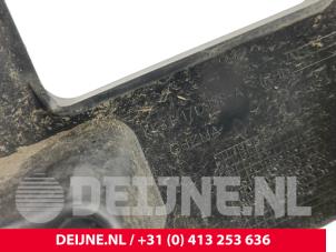 Ford Transit Bumpersteun links-voor O306207 foto 3