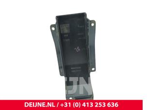 Iveco New Daily Zijskirt links O306276 foto 2