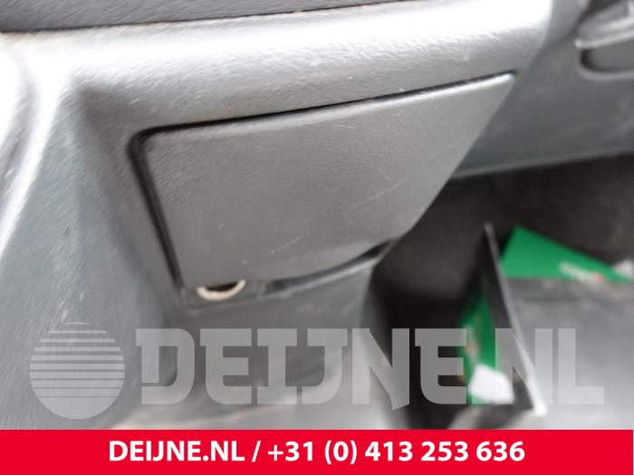 Mercedes Vito Aschenbecher vorne O306285