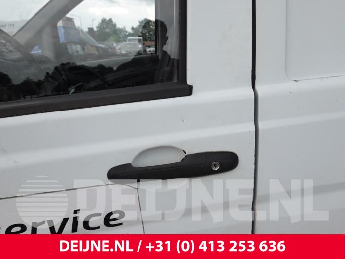Mercedes Vito Portiergreep 2Deurs links O306390