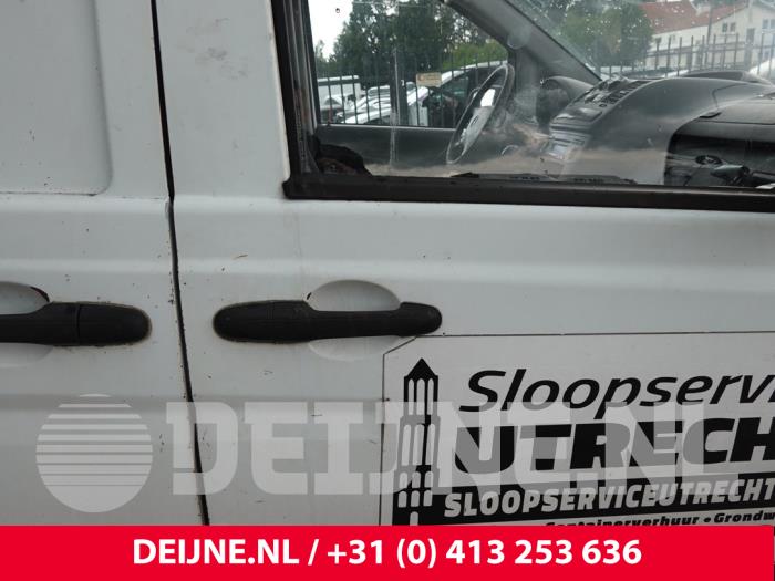Mercedes Vito Portiergreep 2Deurs rechts O306394