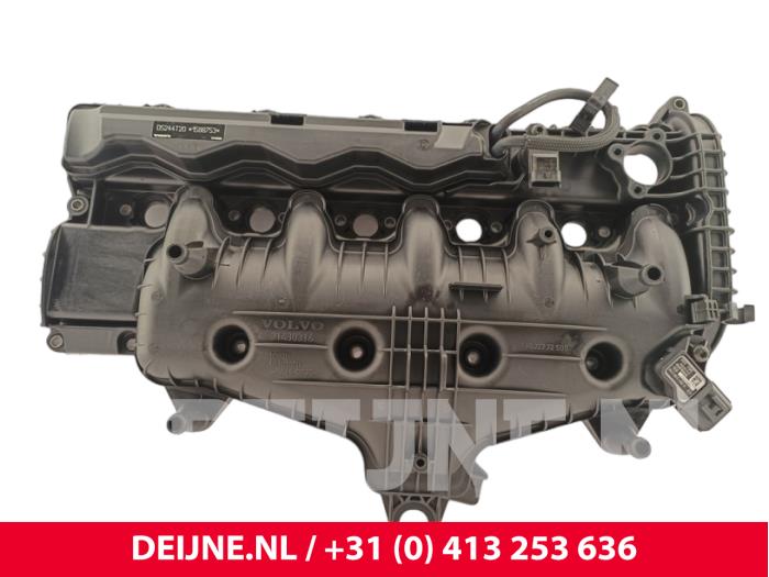 Gebruikte Kleppendeksel Volvo V60 I (FW/GW) 2.4 D6 20V AWD Twin Engine Plug-in Hybrid Prijs € 175,00 Margeregeling aangeboden door van Deijne Onderdelen Uden B.V.
