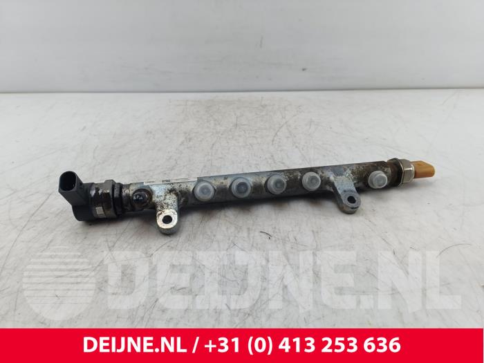Volkswagen Transporter Einspritzdüse (Einspritzer) O306548