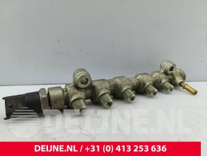 Renault Trafic Galerij (Injectie) O306550 foto 3