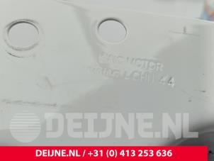 MG EHS Koplampframe links O306730 foto 3