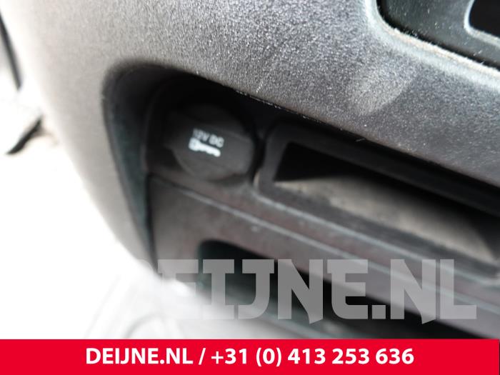 Iveco New Daily 12 Volt aansluiting O306748
