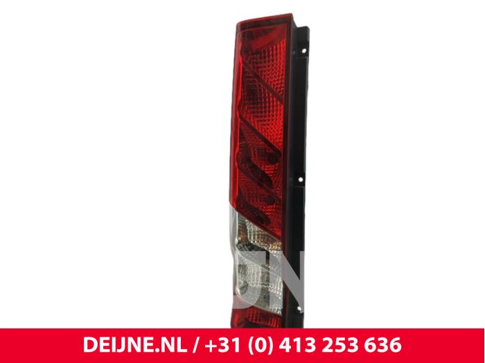 Iveco New Daily Achterlicht links O306753
