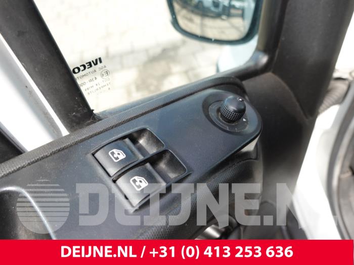 Iveco New Daily Elektrisches Fenster Schalter O306776
