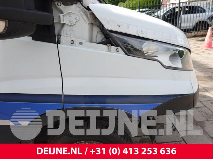 Iveco New Daily Kotflügel rechts vorne O306819