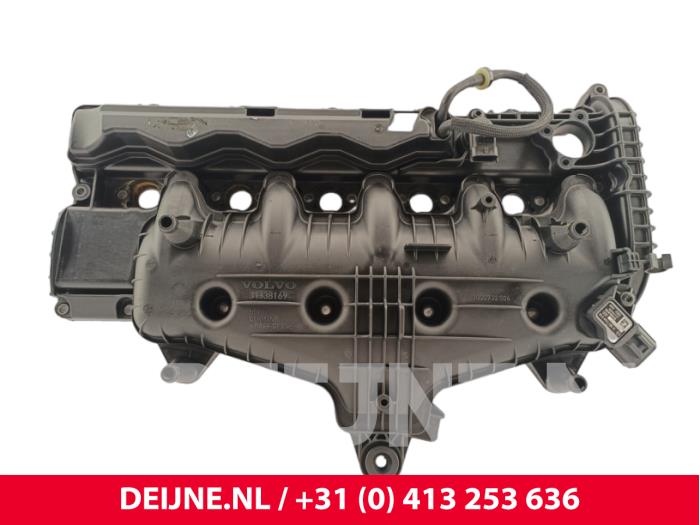 Gebruikte Kleppendeksel Volvo V60 I (FW/GW) 2.4 D6 20V AWD Twin Engine Plug-in Hybrid Prijs € 175,00 Margeregeling aangeboden door van Deijne Onderdelen Uden B.V.