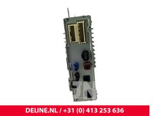 Lynk & Co 01 Regeleinheit Multi Media O306932 foto 3