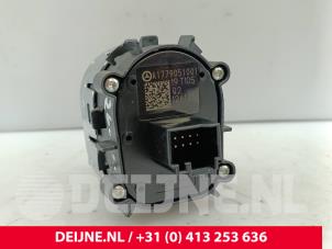 Mercedes Sprinter Start/Stopp Schalter O307050 foto 2