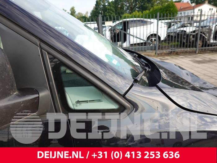 Volkswagen Caddy Dreieckfenster rechts vorne O307441