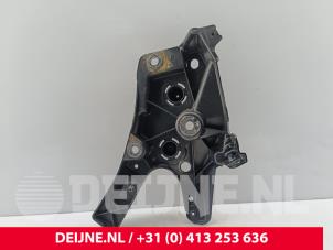 Volvo XC60 Front left screen carrier O307733 photo 3