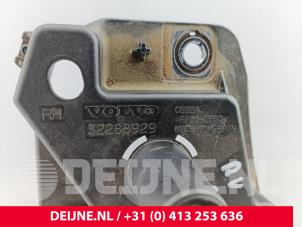 Volvo XC60 Front left screen carrier O307733 photo 2