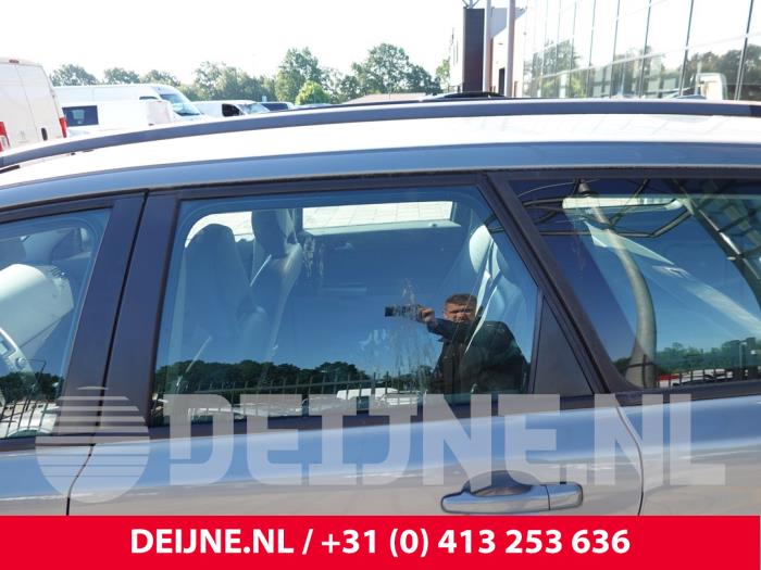 Volvo V50 Türscheibe 4-türig links hinten O308077