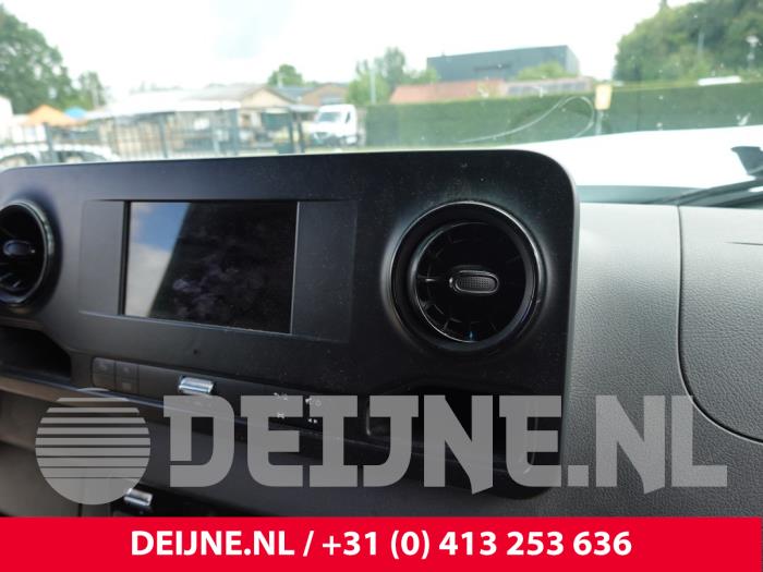 Mercedes Sprinter Display Multi Media regelunit O308133
