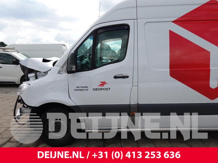 Mercedes Sprinter Tür 2-türig links O308161