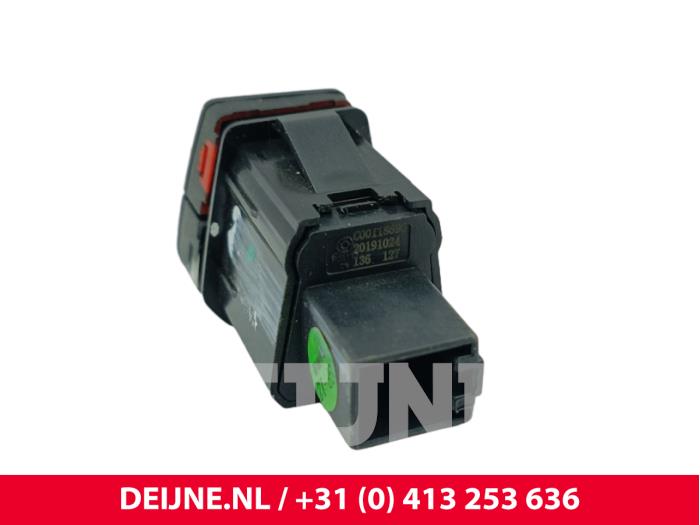 Maxus eDeliver 9 Paniekverlichtings Schakelaar O308363