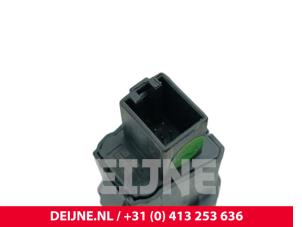 Maxus eDeliver 9 Paniekverlichtings Schakelaar O308363 foto 3