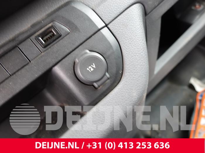 Citroen Jumpy 12 volt connection O308427