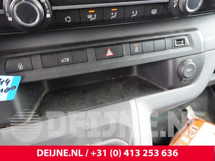 Citroen Jumpy AUX / USB connection O308439