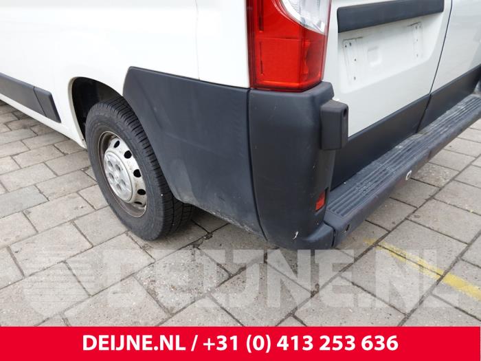 Peugeot Boxer Stoßstangenecke links hinten O308684