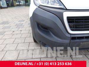 Peugeot Boxer Bumperhoek rechts-voor O308687 foto 2
