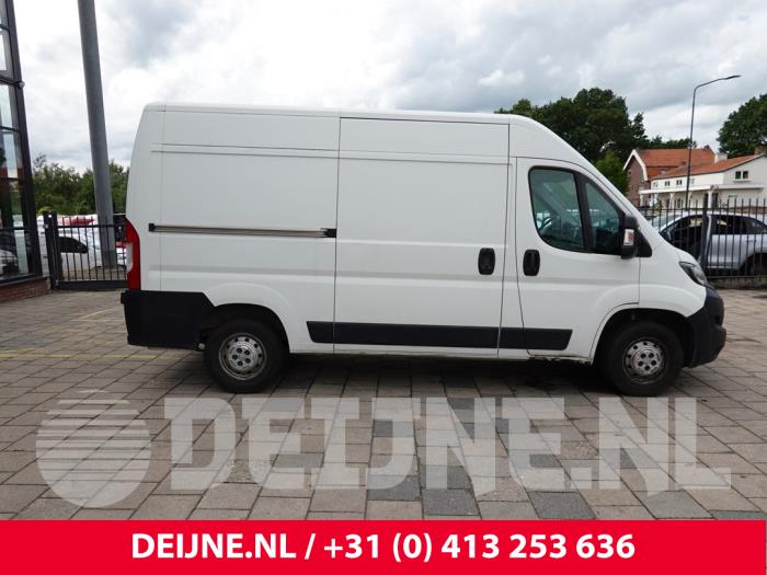 Peugeot Boxer Tür 2-türig rechts O308724