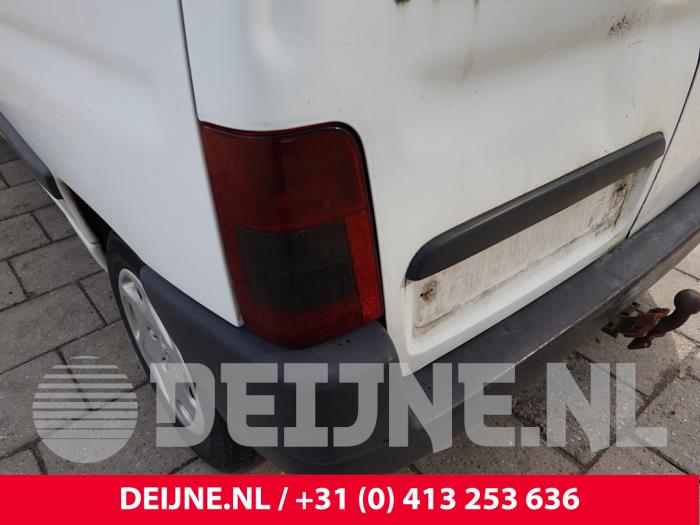 Peugeot Partner Rücklicht links O308797