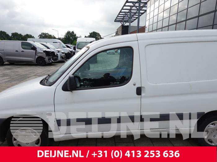 Peugeot Partner Tür 2-türig links O308835