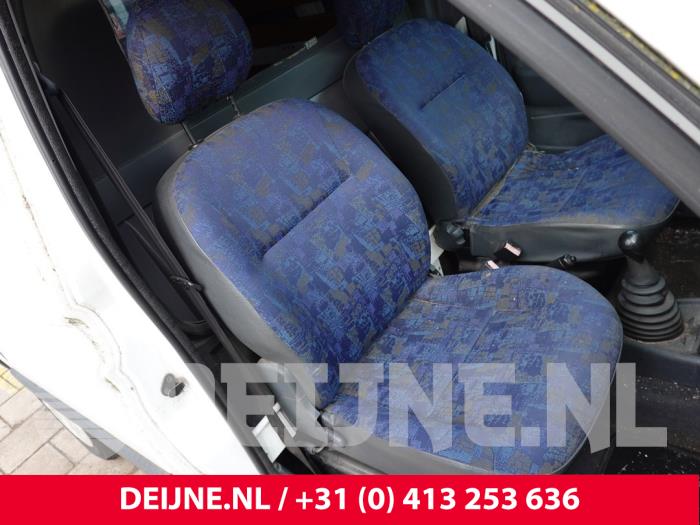 Peugeot Partner Sitz rechts O308855