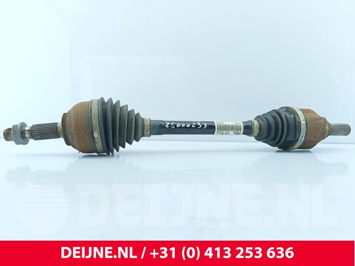 Toyota Pro-Ace Aandrijfas links-voor O308890