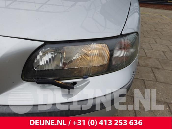 Volvo V70 Koplamp links O309087
