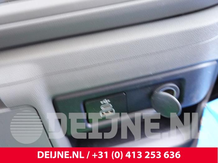 Volkswagen Transporter AUX/USB aansluiting O309191